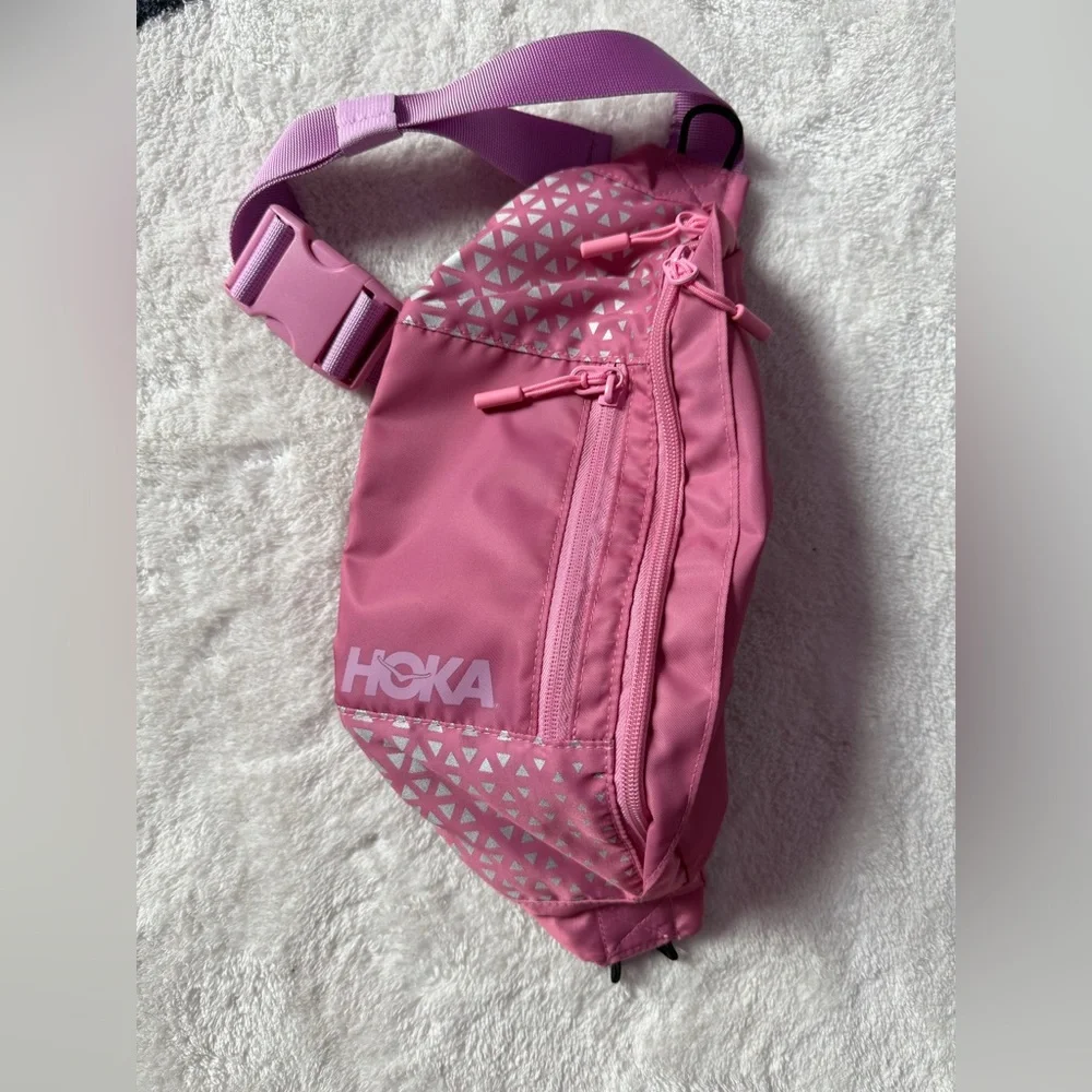 HOKA Pink Reflective Triangle Performance Sling Bag / Waist Pack - NWOT - Picture 2 of 5